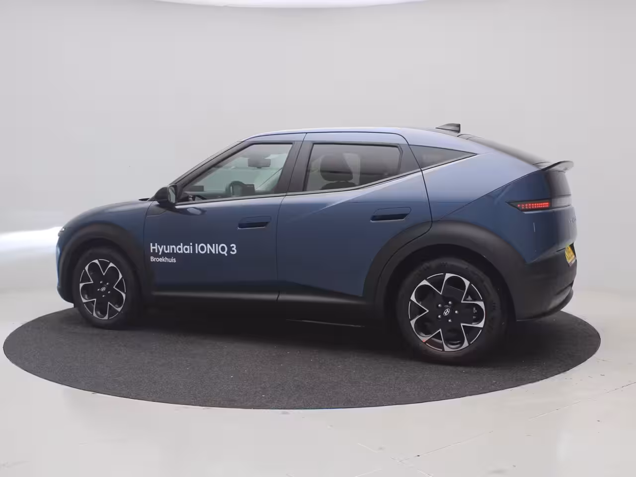 Hyundai IONIQ 3 Vision 61 kWh | Achteruitrijcamera | Airco (automatisch) | Apple Carplay/Android Auto|te