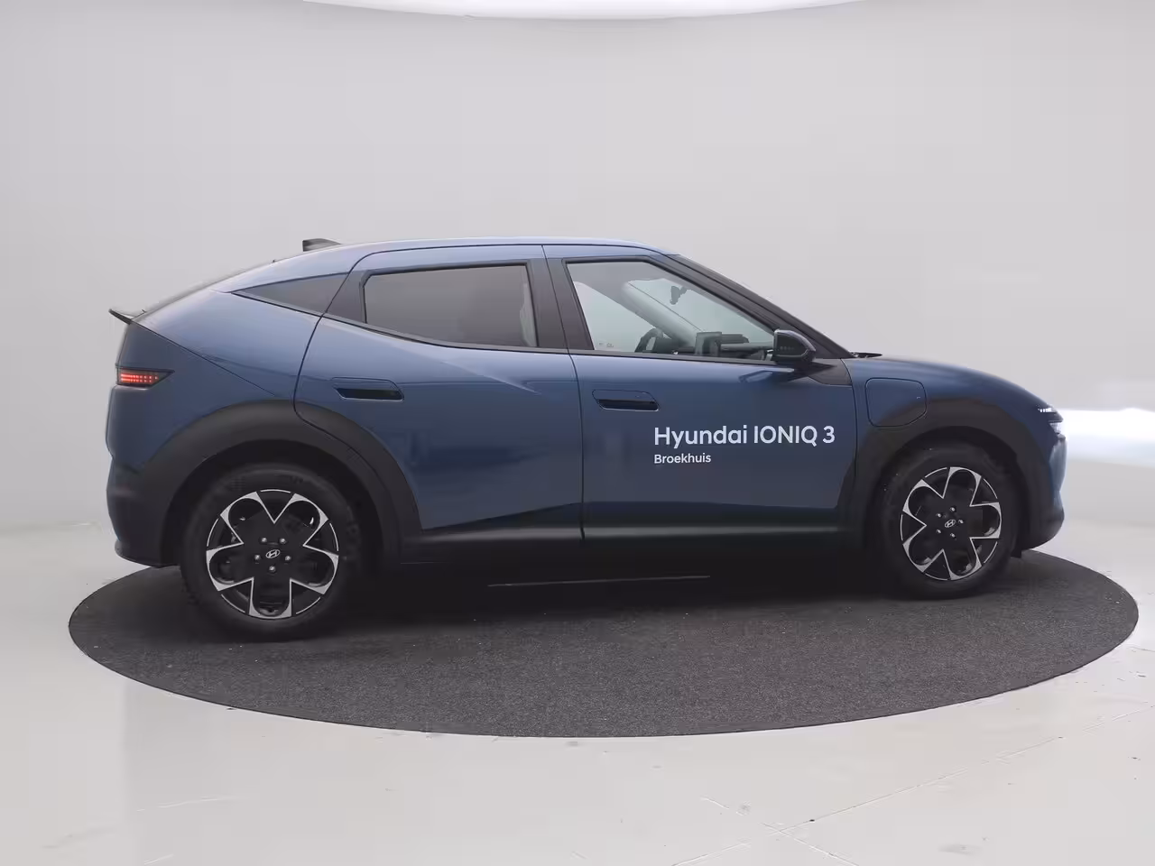 Hyundai IONIQ 3 Vision 61 kWh | Achteruitrijcamera | Airco (automatisch) | Apple Carplay/Android Auto|te