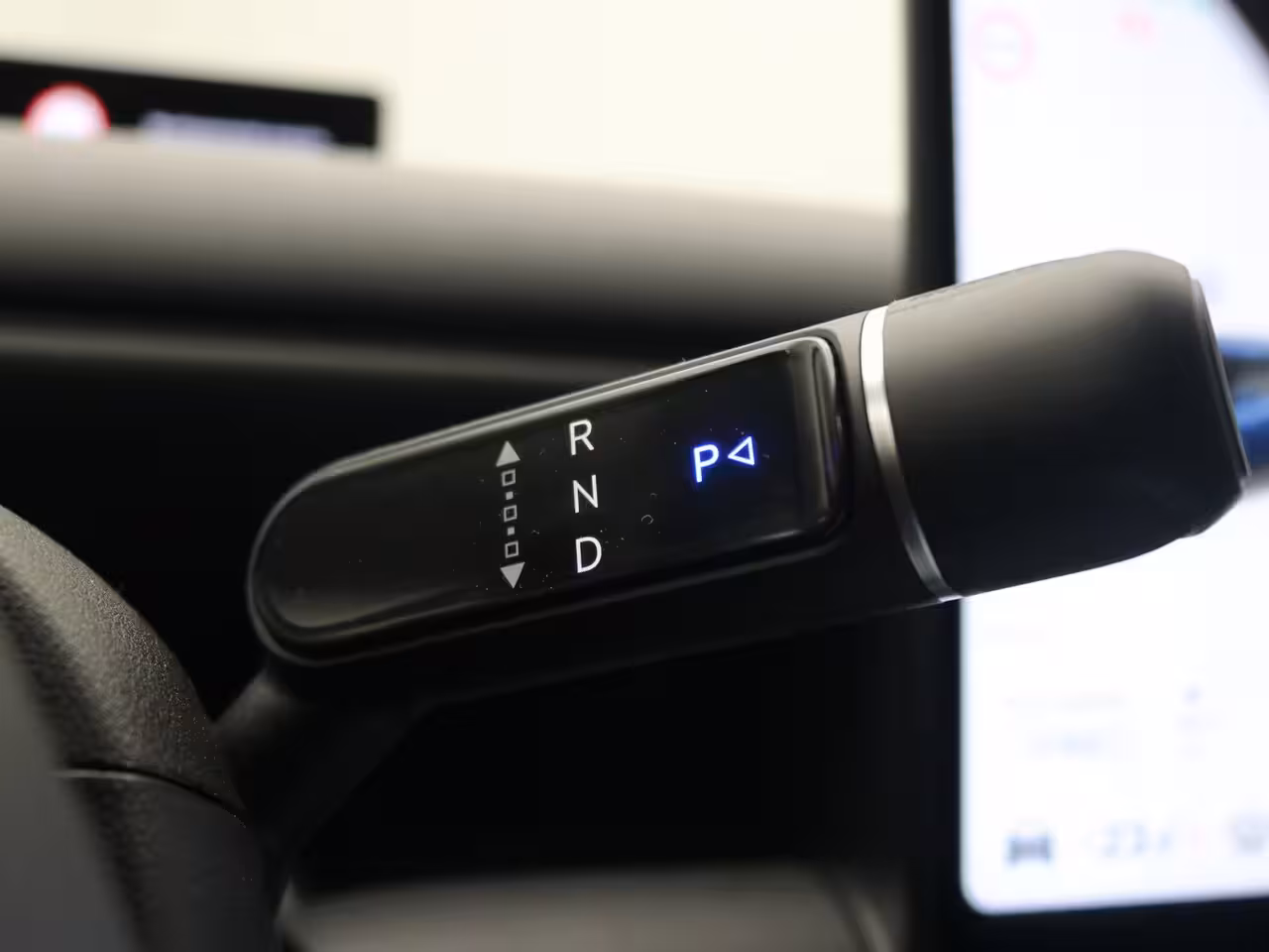 Hyundai IONIQ 3 Vision 61 kWh | Achteruitrijcamera | Airco (automatisch) | Apple Carplay/Android Auto|te
