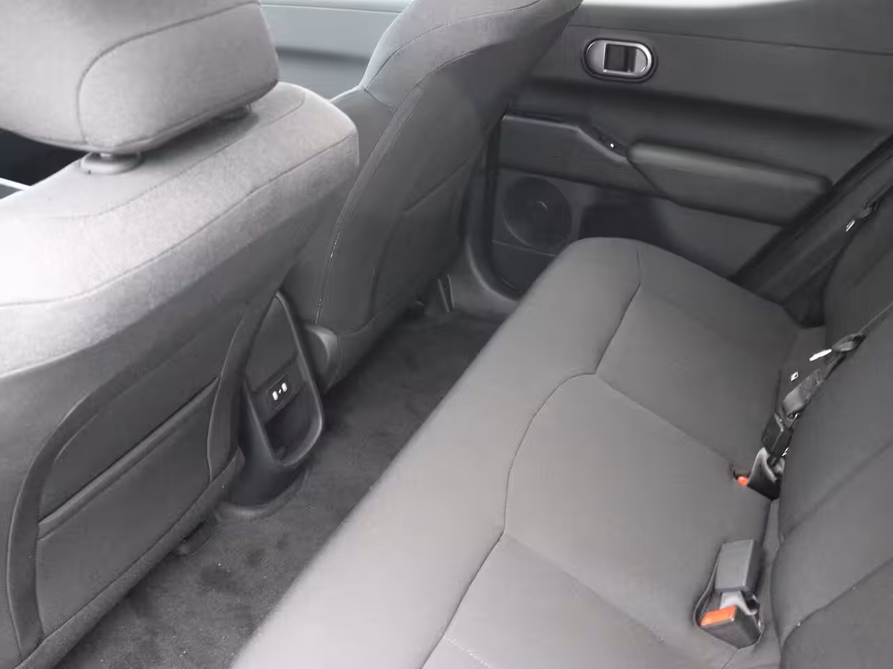 Hyundai IONIQ 3 Vision 61 kWh | Achteruitrijcamera | Airco (automatisch) | Apple Carplay/Android Auto|te