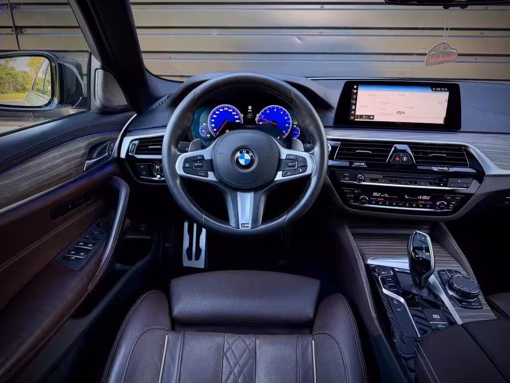 BMW 5-serie Touring 530i M-PERF. PANO|HUD|360|H/K|NAPPA|VENTILATIE