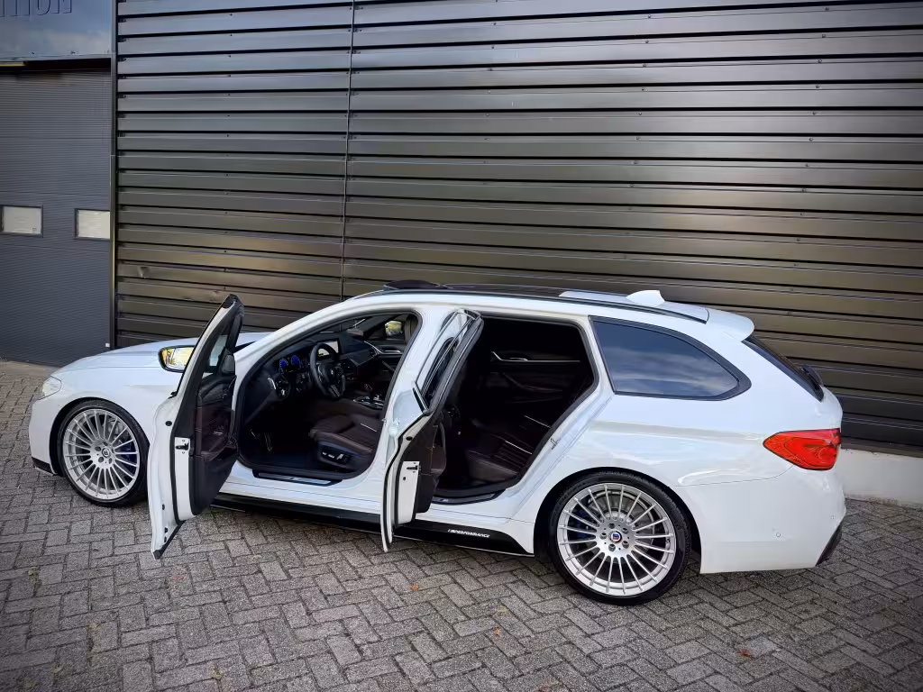 BMW 5-serie Touring 530i M-PERF. PANO|HUD|360|H/K|NAPPA|VENTILATIE
