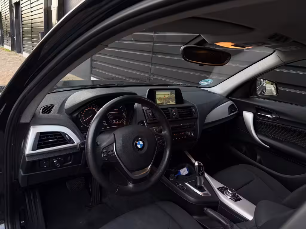 BMW 1-serie 116i Executive AUT|CLIMA|XENON|NAVI|PDC