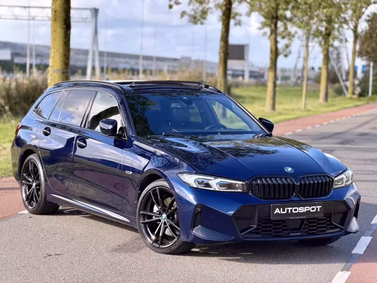 BMW 3-serie Touring 320e M-Sport Pano Laser ACC Trekhaak