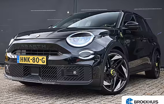 Abarth 600e Turismo 54 kWh 96%SOH | Navigatie by App | Parkeersensoren | Full-LED |