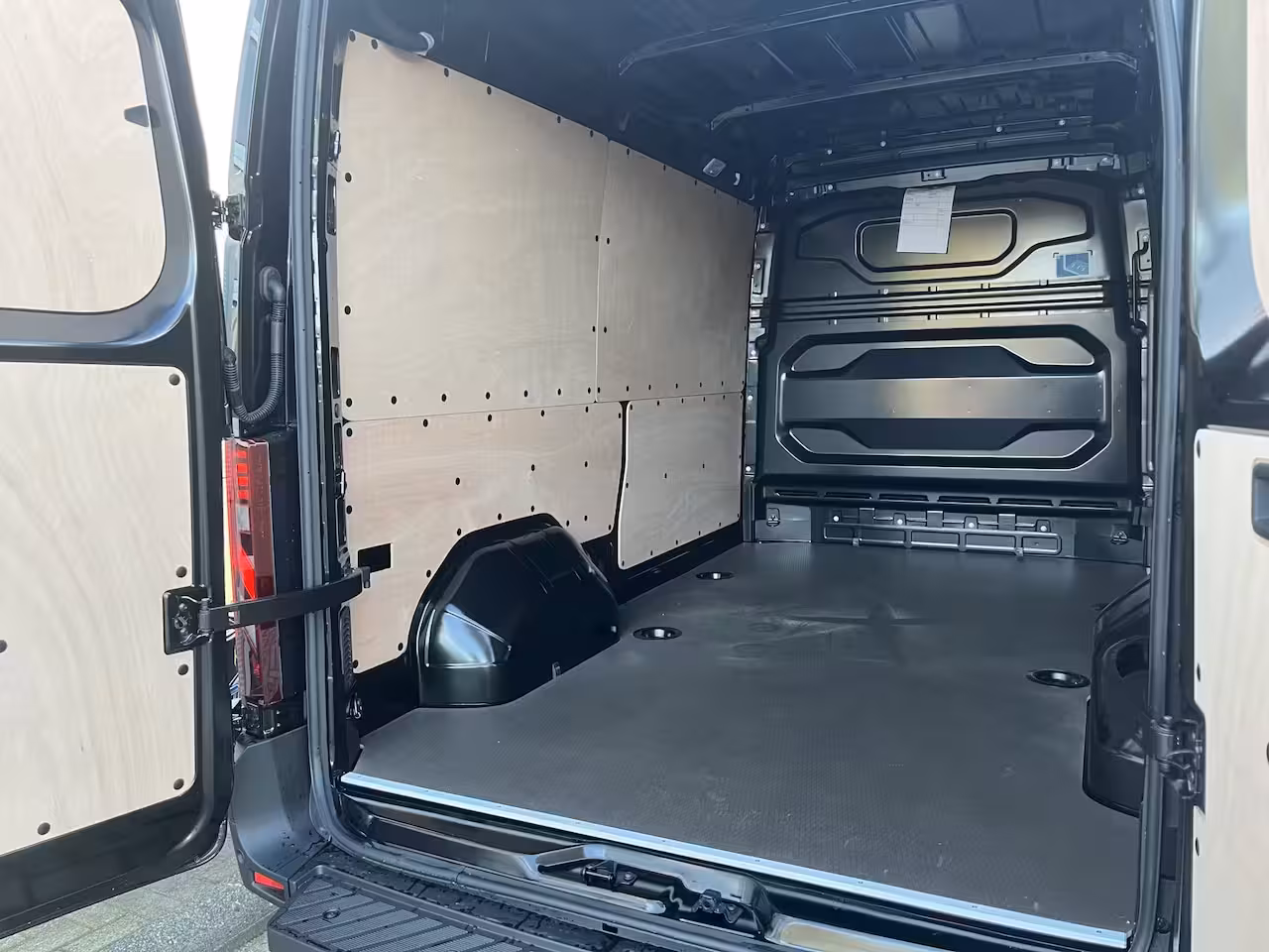 Renault Master E-Tech T35 L2H2 Extra long range 87 kWh | Betimmering | Navigatie | PDC Voor en Achter + Achterui