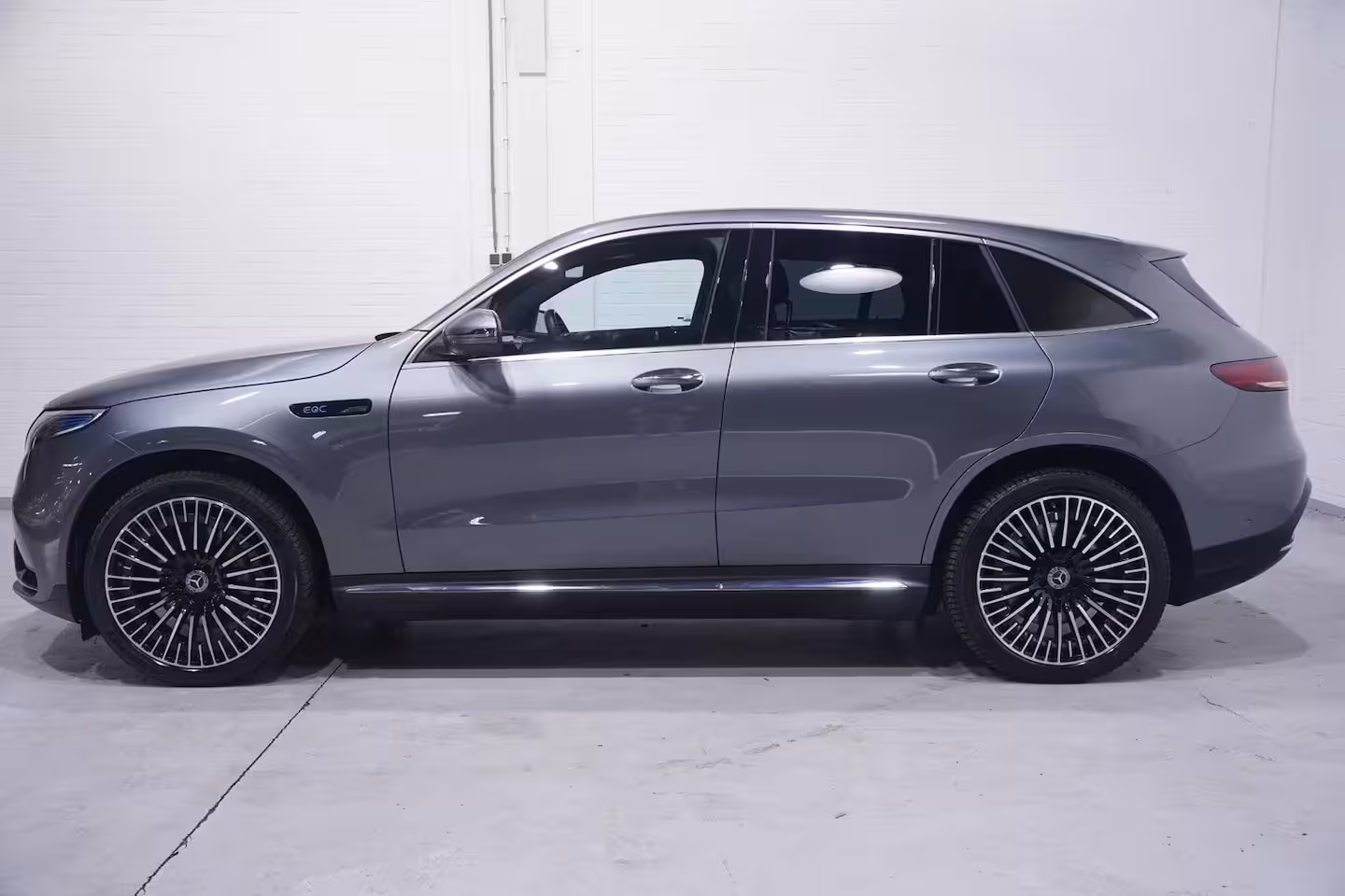 Mercedes-Benz EQC 400 4MATIC AMG Line 80 kWh 1e eigen. NAP SOH 96% Navigatie Excellence-pack Premium-Pack Ri
