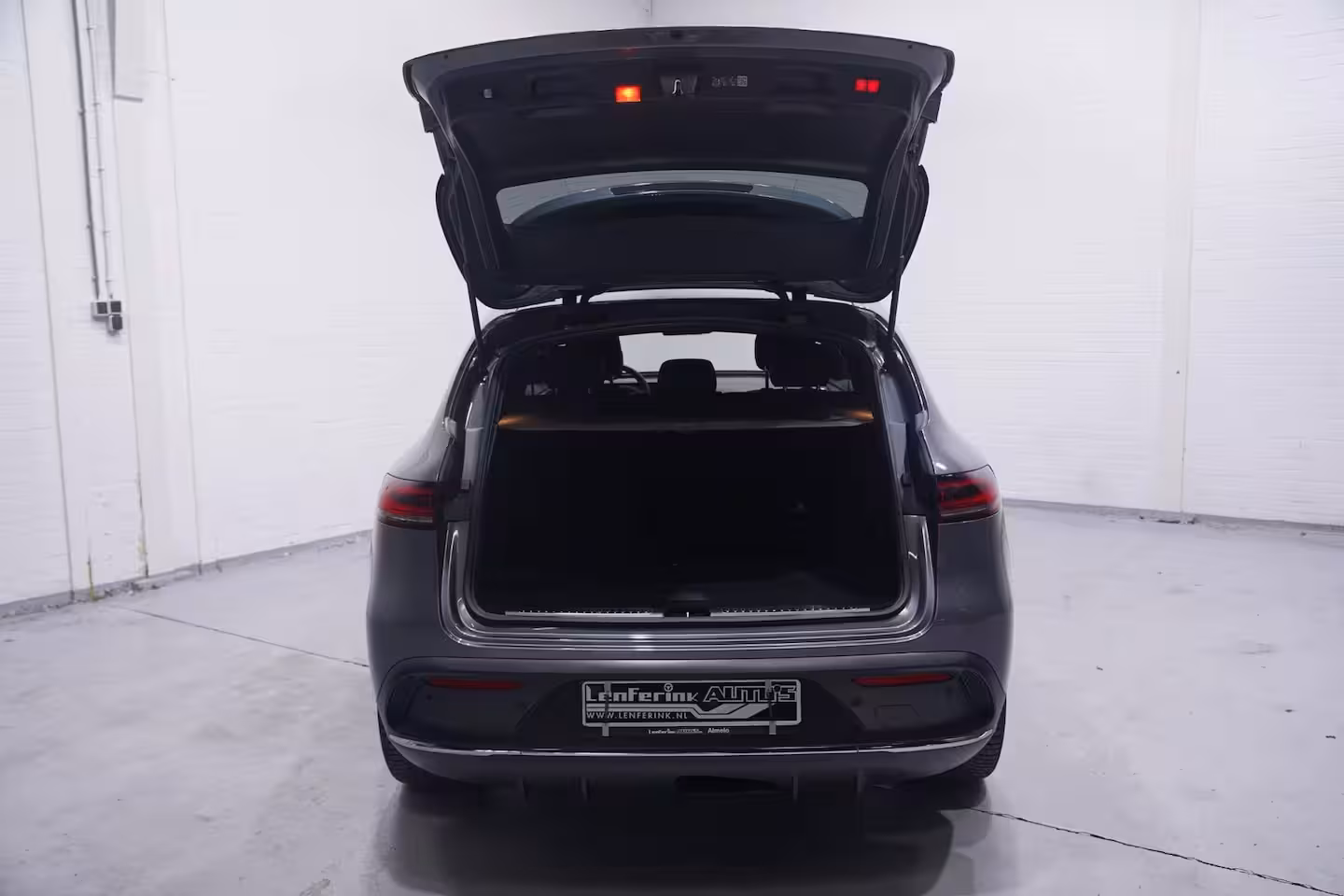 Mercedes-Benz EQC 400 4MATIC AMG Line 80 kWh 1e eigen. NAP SOH 96% Navigatie Excellence-pack Premium-Pack Ri