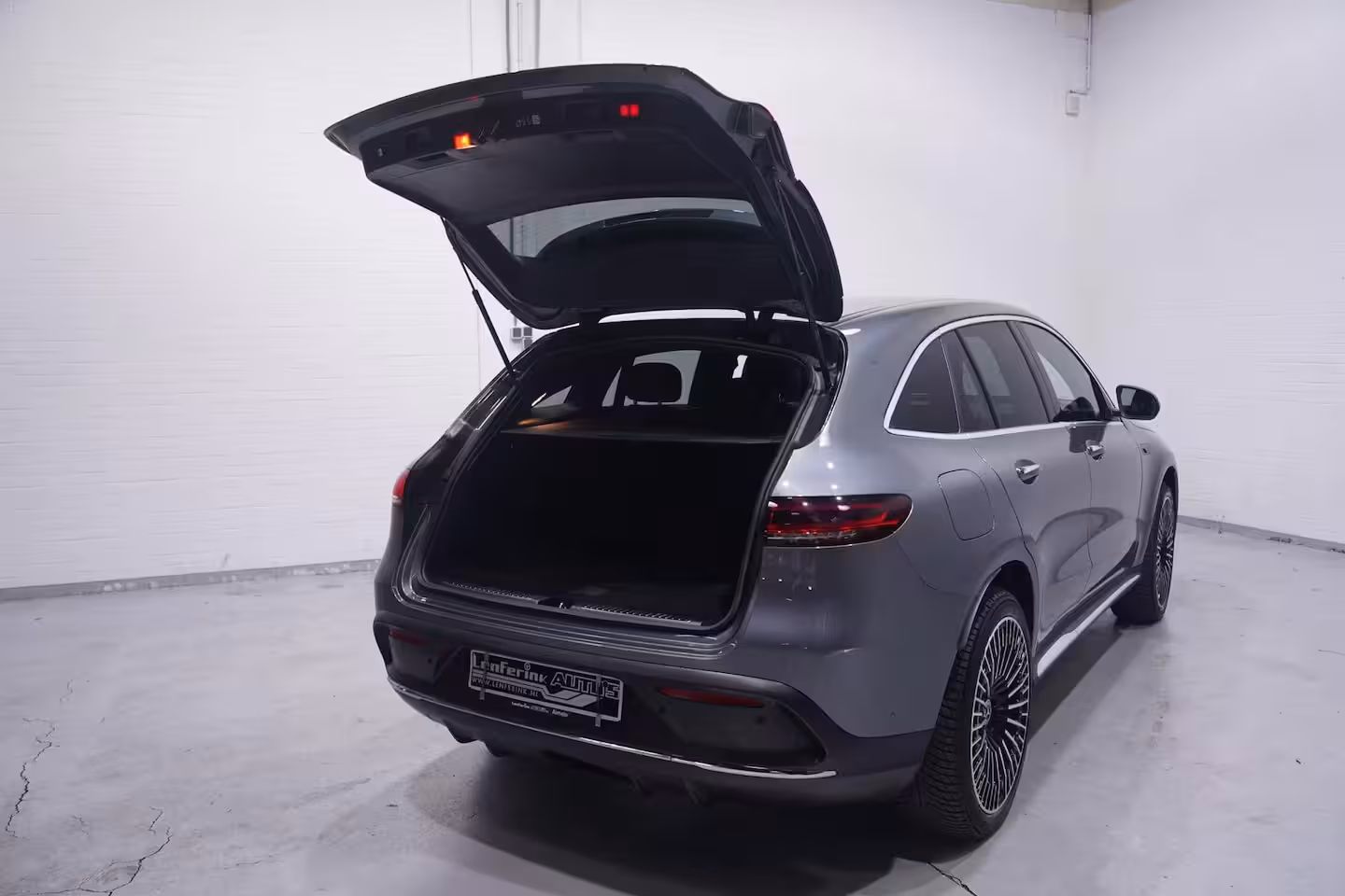 Mercedes-Benz EQC 400 4MATIC AMG Line 80 kWh 1e eigen. NAP SOH 96% Navigatie Excellence-pack Premium-Pack Ri