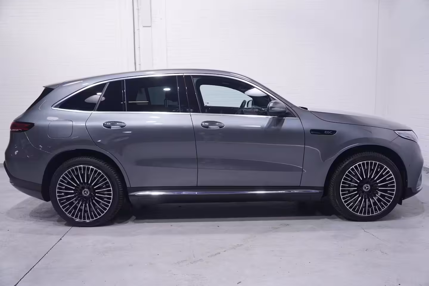 Mercedes-Benz EQC 400 4MATIC AMG Line 80 kWh 1e eigen. NAP SOH 96% Navigatie Excellence-pack Premium-Pack Ri