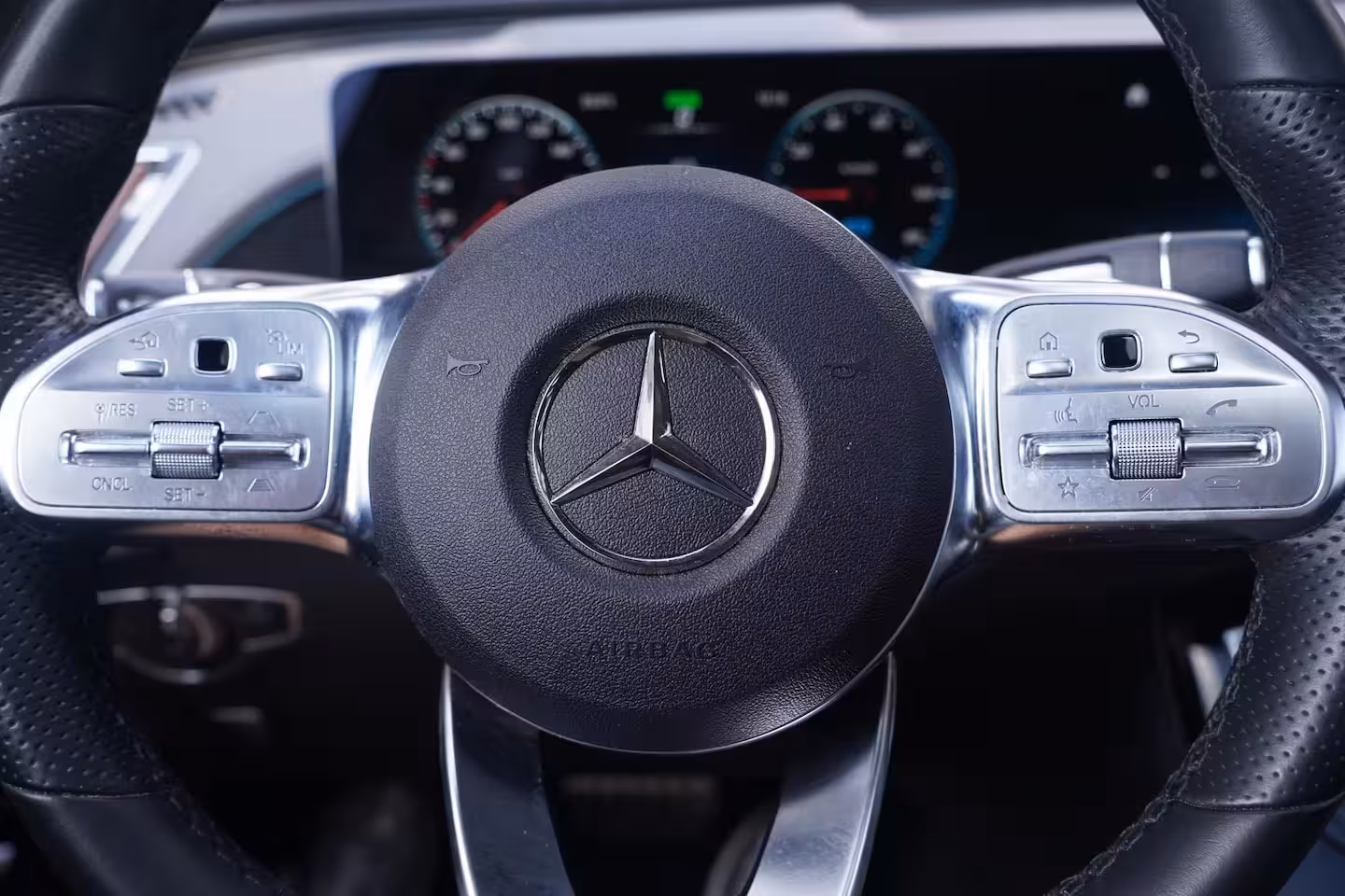 Mercedes-Benz EQC 400 4MATIC AMG Line 80 kWh 1e eigen. NAP SOH 96% Navigatie Excellence-pack Premium-Pack Ri