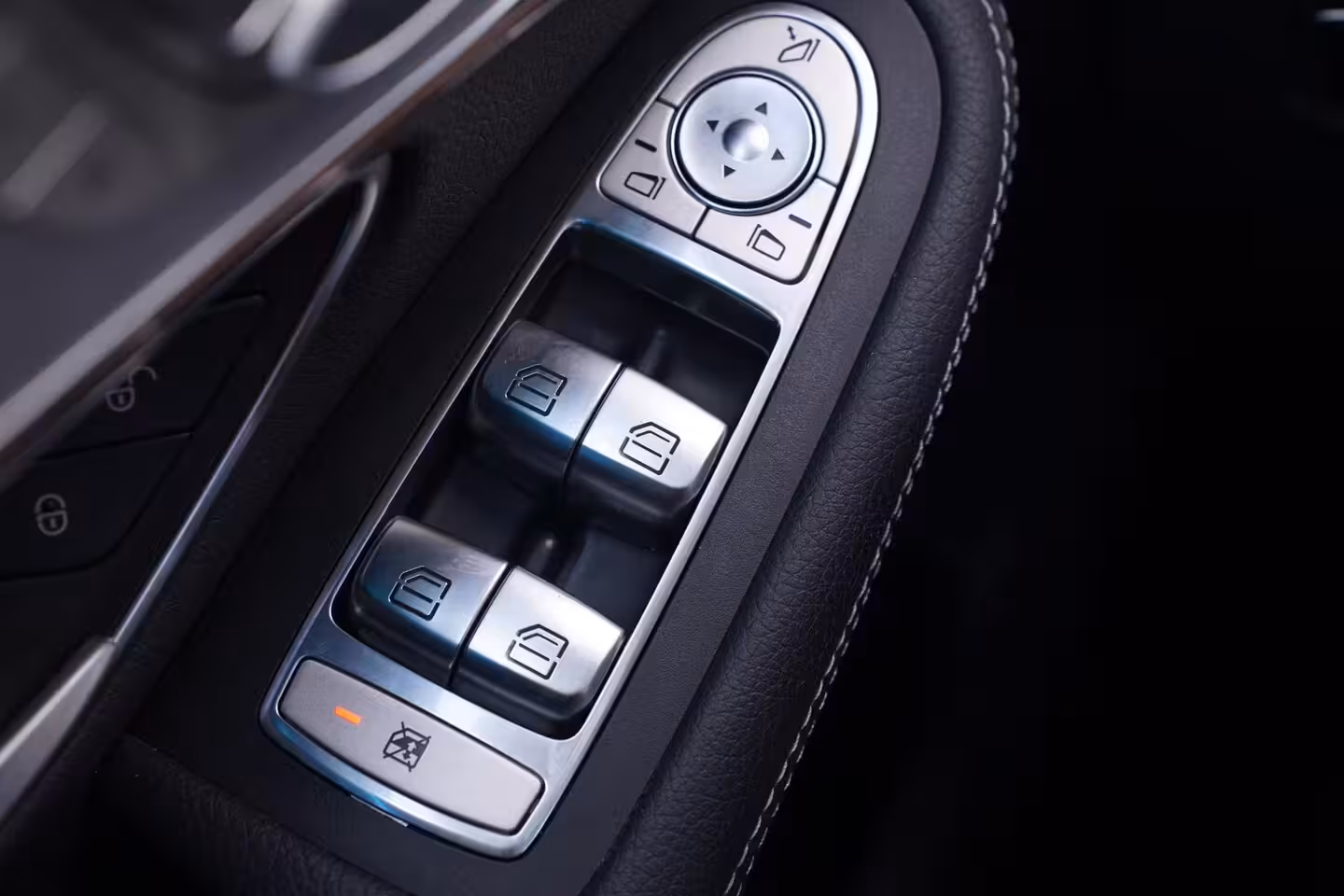 Mercedes-Benz EQC 400 4MATIC AMG Line 80 kWh 1e eigen. NAP SOH 96% Navigatie Excellence-pack Premium-Pack Ri