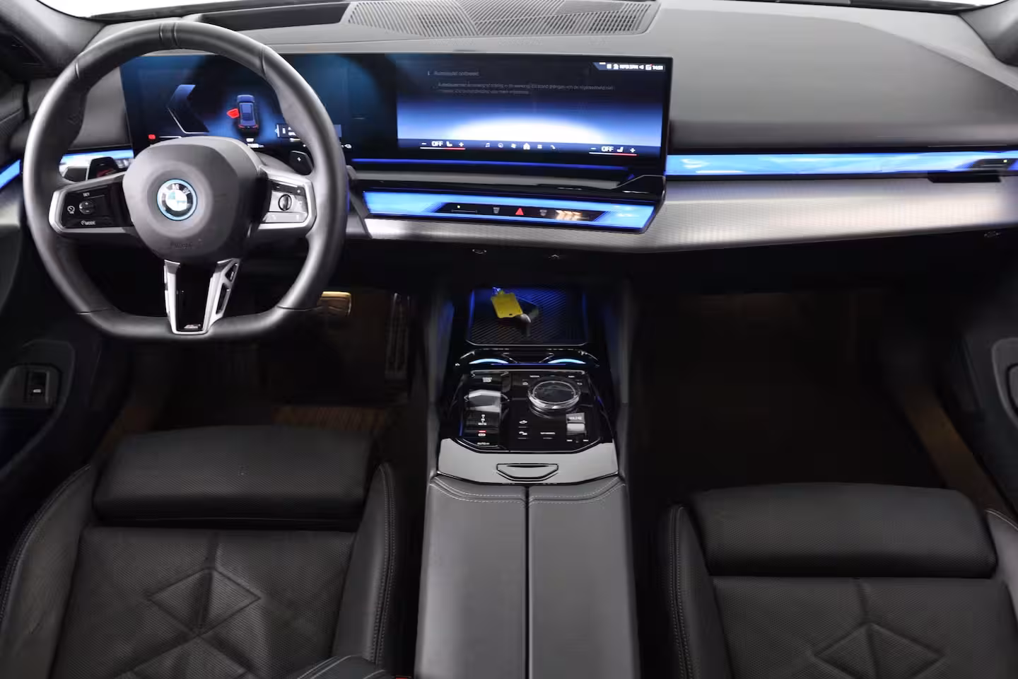 BMW 5-serie Touring 530e M Sport Edition | Harman/Kardon | Panoramadak | Memoryzetels | Luchtvering | LED | Sf