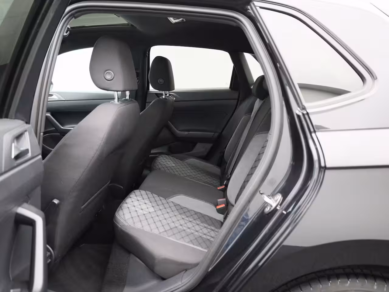 Volkswagen Polo 1.0 TSI R-Line 110 PK | R-Line | Automaat | Navigatie | Digital Cockpit Pro | Panoramadak