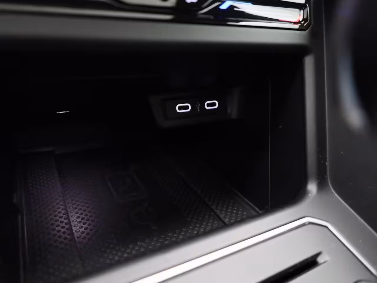Volkswagen Polo 1.0 TSI R-Line 110 PK | R-Line | Automaat | Navigatie | Digital Cockpit Pro | Panoramadak