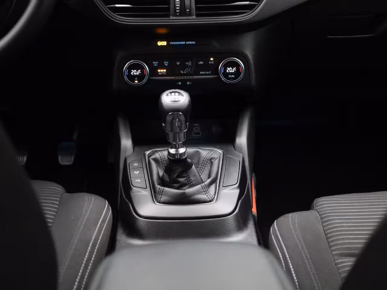 Ford Focus 1.0 EcoBoost Hybrid Titanium Style | Navigatie | Climate Control | Parkeersensoren | Cruis