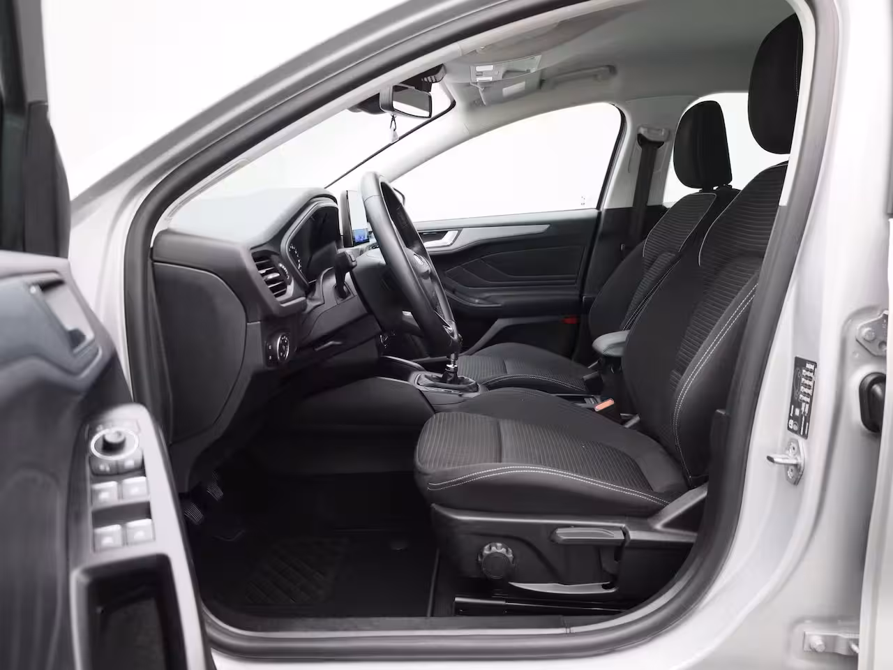 Ford Focus 1.0 EcoBoost Hybrid Titanium Style | Navigatie | Climate Control | Parkeersensoren | Cruis