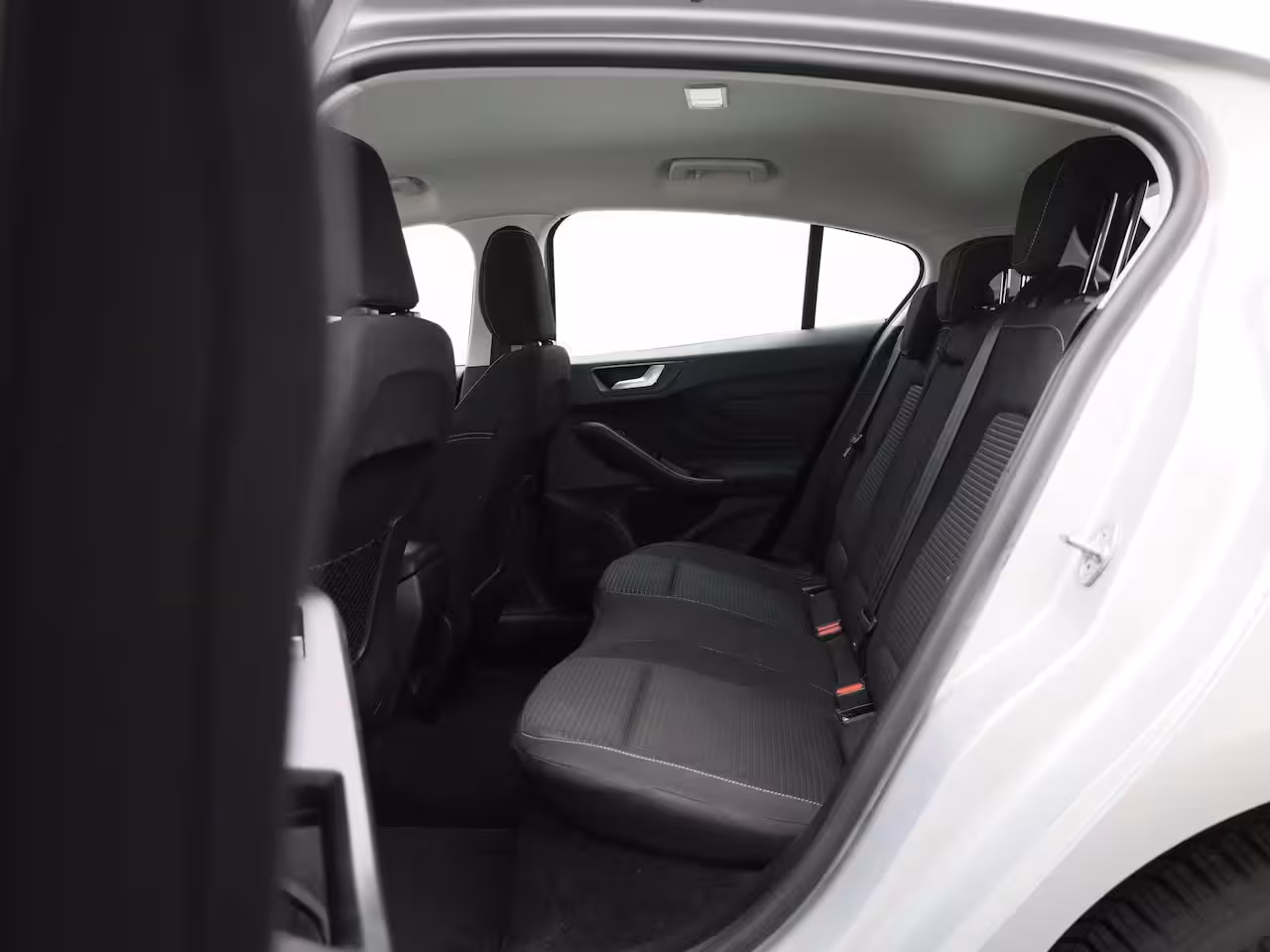 Ford Focus 1.0 EcoBoost Hybrid Titanium Style | Navigatie | Climate Control | Parkeersensoren | Cruis