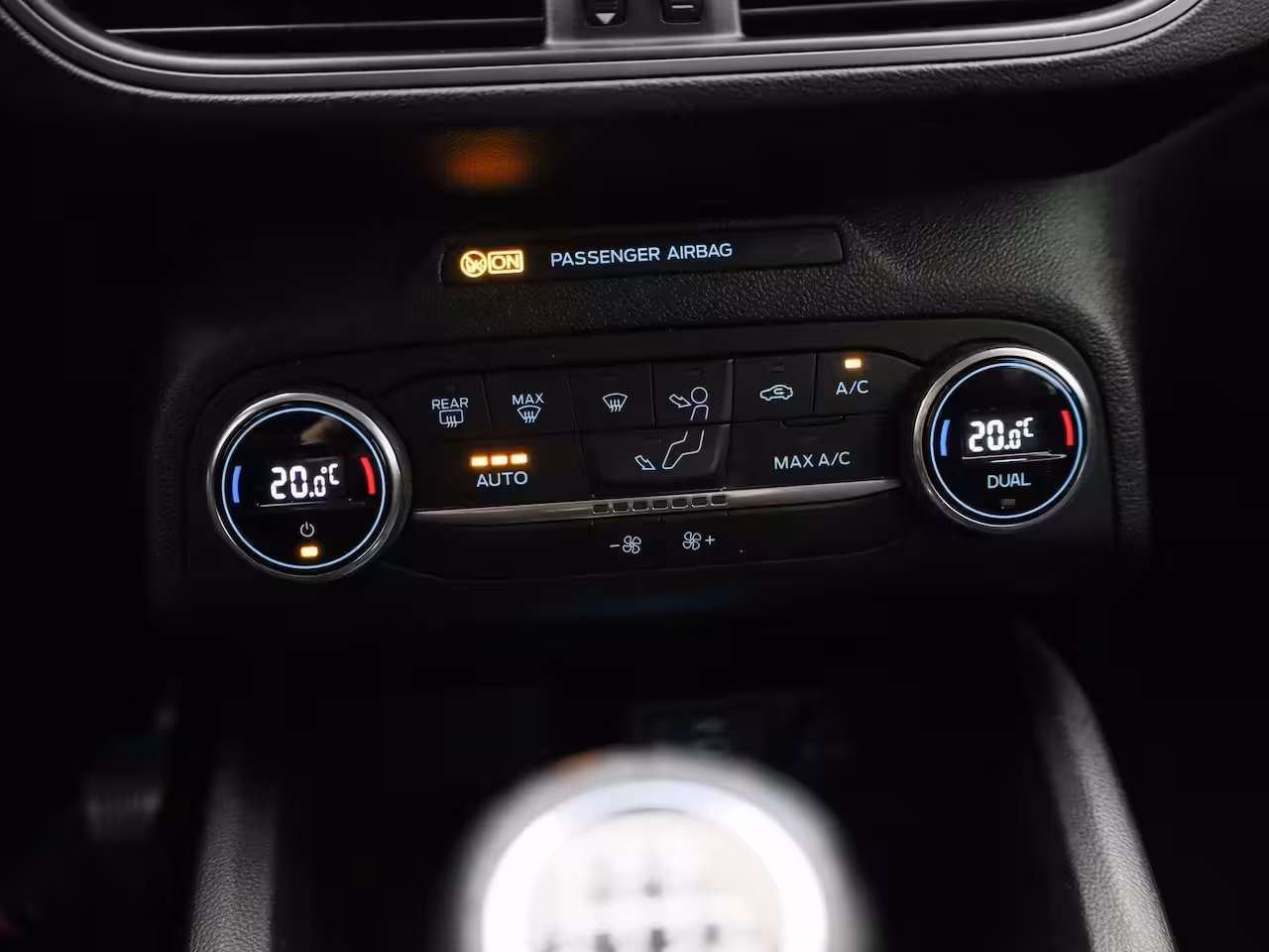 Ford Focus 1.0 EcoBoost Hybrid Titanium Style | Navigatie | Climate Control | Parkeersensoren | Cruis