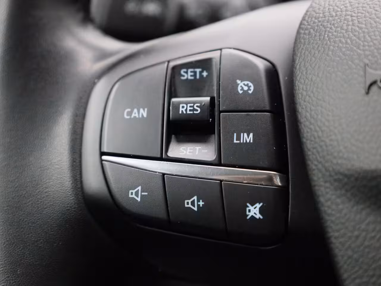 Ford Focus 1.0 EcoBoost Hybrid Titanium Style | Navigatie | Climate Control | Parkeersensoren | Cruis