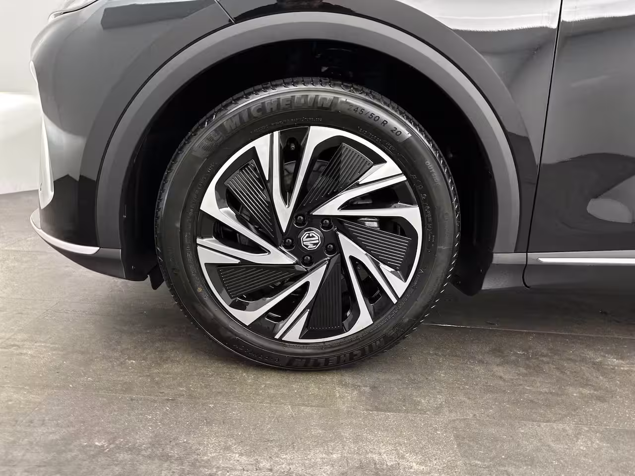 MG MGS6 EV Luxury 2WD 77kWh | 1500kg Trekgewicht | Panoramadak | 360 Camera | Head-Up Display | Ambie