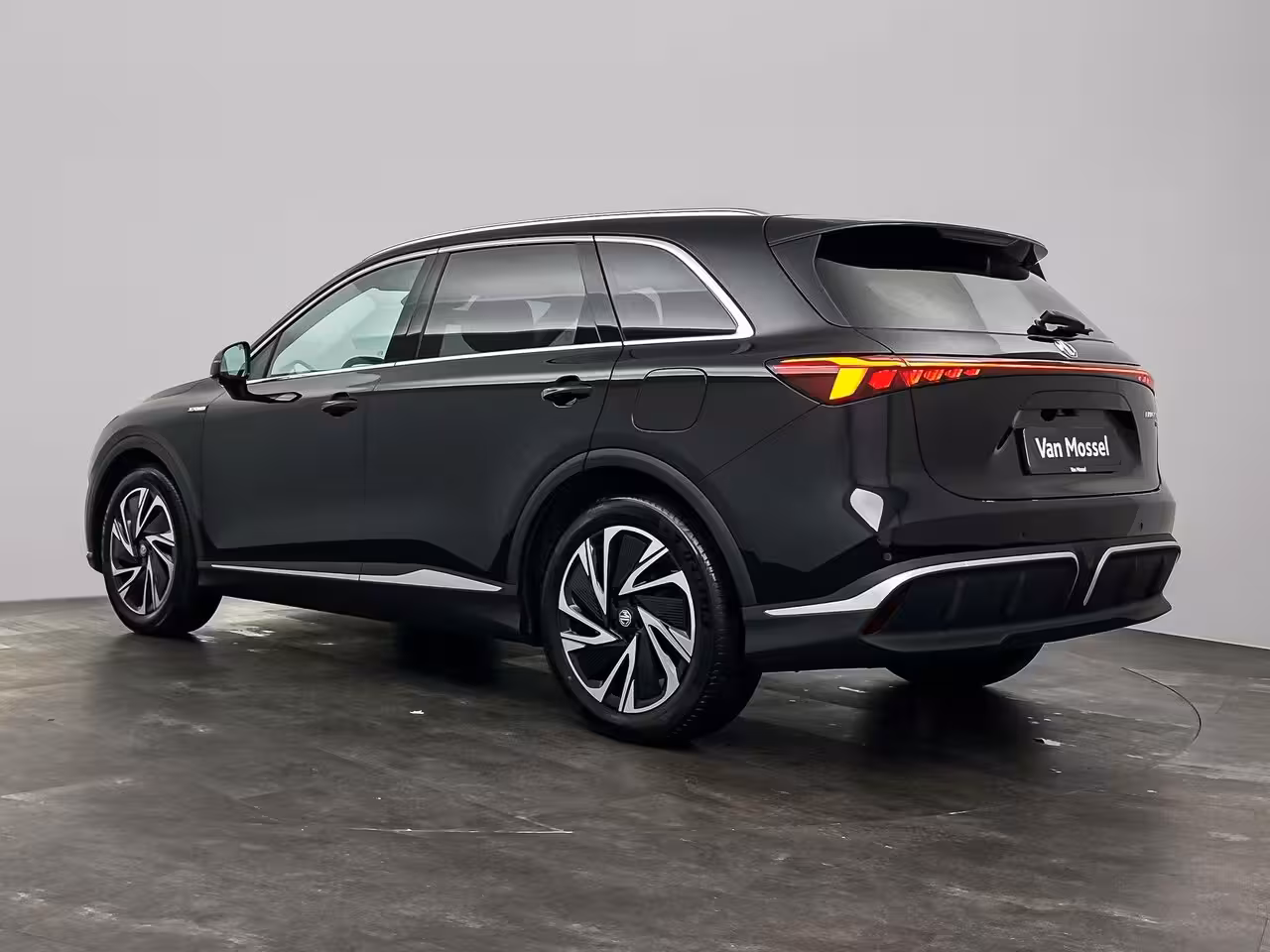 MG MGS6 EV Luxury 2WD 77kWh | 1500kg Trekgewicht | Panoramadak | 360 Camera | Head-Up Display | Ambie