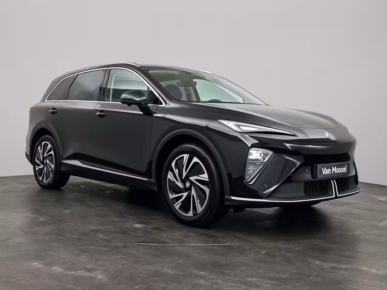 MG MGS6 EV Luxury 2WD 77kWh | 1500kg Trekgewicht | Panoramadak | 360 Camera | Head-Up Display | Ambie