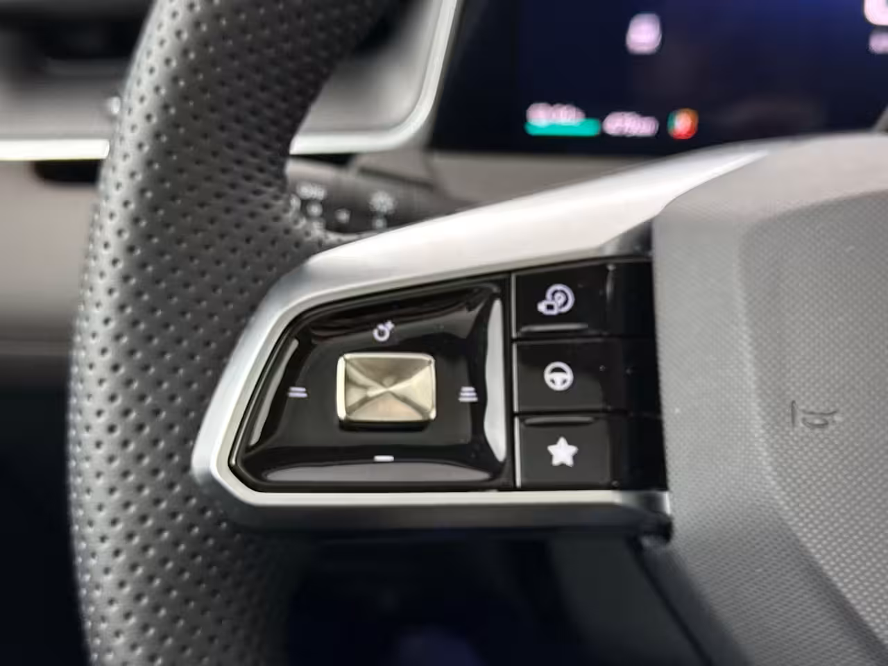 MG MGS6 EV Luxury 2WD 77kWh | 1500kg Trekgewicht | Panoramadak | 360 Camera | Head-Up Display | Ambie