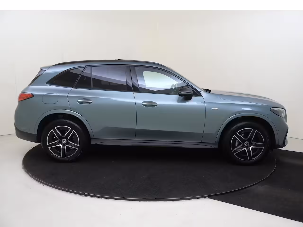 Mercedes-Benz GLC-klasse 300e 4MATIC Business Solution AMG / Winterpakket / Memory-Stoelen / Headup-Display / Trekh
