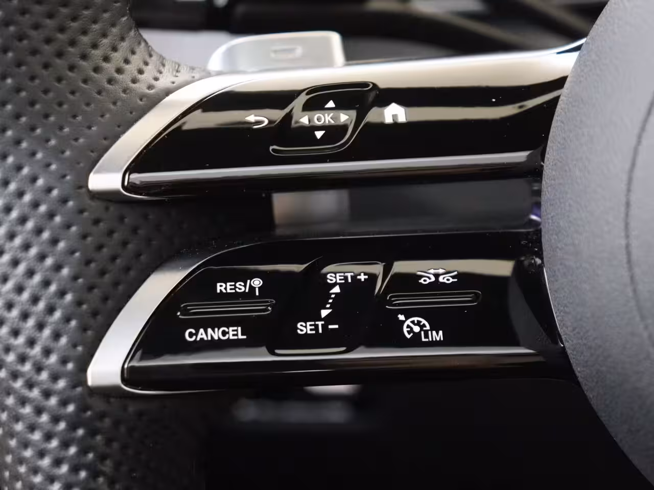 Mercedes-Benz GLC-klasse 300e 4MATIC Business Solution AMG / Winterpakket / Memory-Stoelen / Headup-Display / Trekh