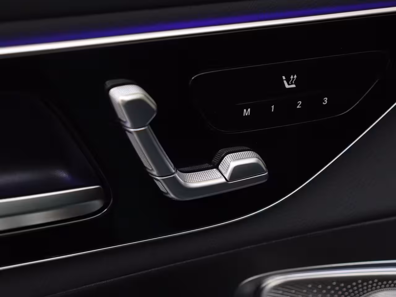 Mercedes-Benz GLC-klasse 300e 4MATIC Business Solution AMG / Winterpakket / Memory-Stoelen / Headup-Display / Trekh
