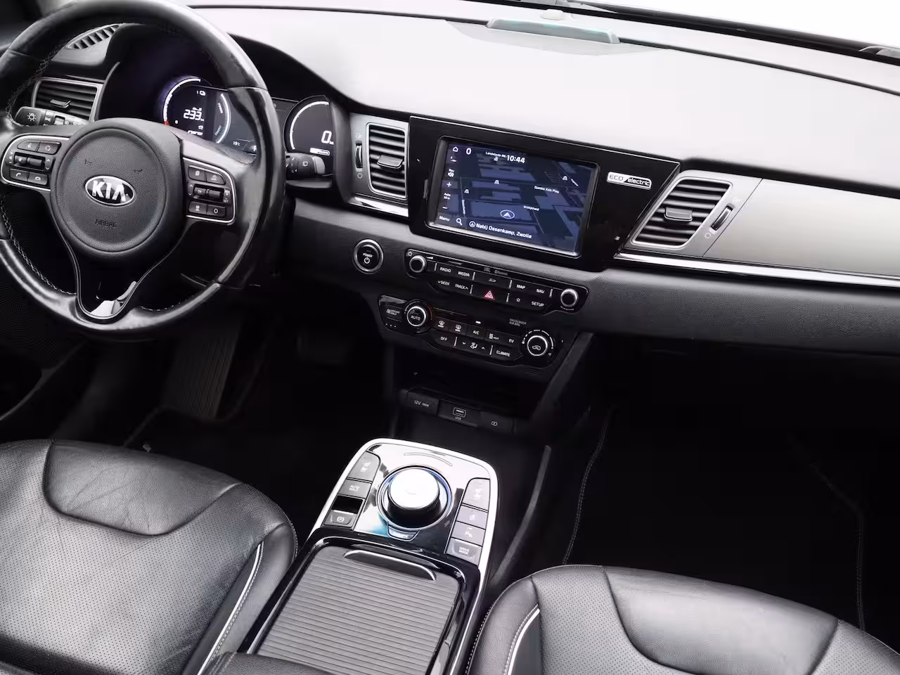 Kia e-Niro ExecutiveLine 64 kWh Leder | Elektr. Stoelen met geheugen | Stoelverwarming en verkoeling