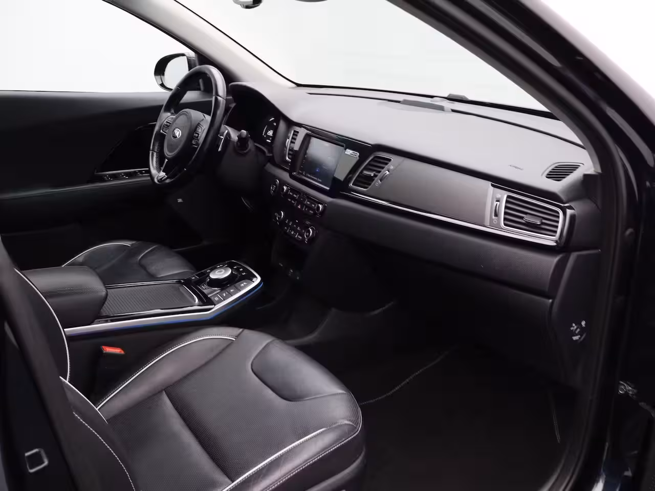 Kia e-Niro ExecutiveLine 64 kWh Leder | Elektr. Stoelen met geheugen | Stoelverwarming en verkoeling