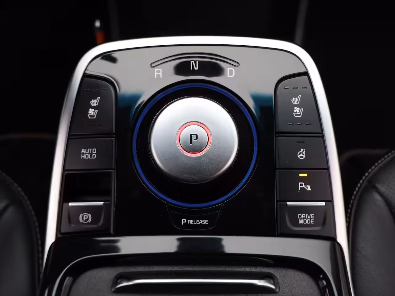Kia e-Niro ExecutiveLine 64 kWh Leder | Elektr. Stoelen met geheugen | Stoelverwarming en verkoeling