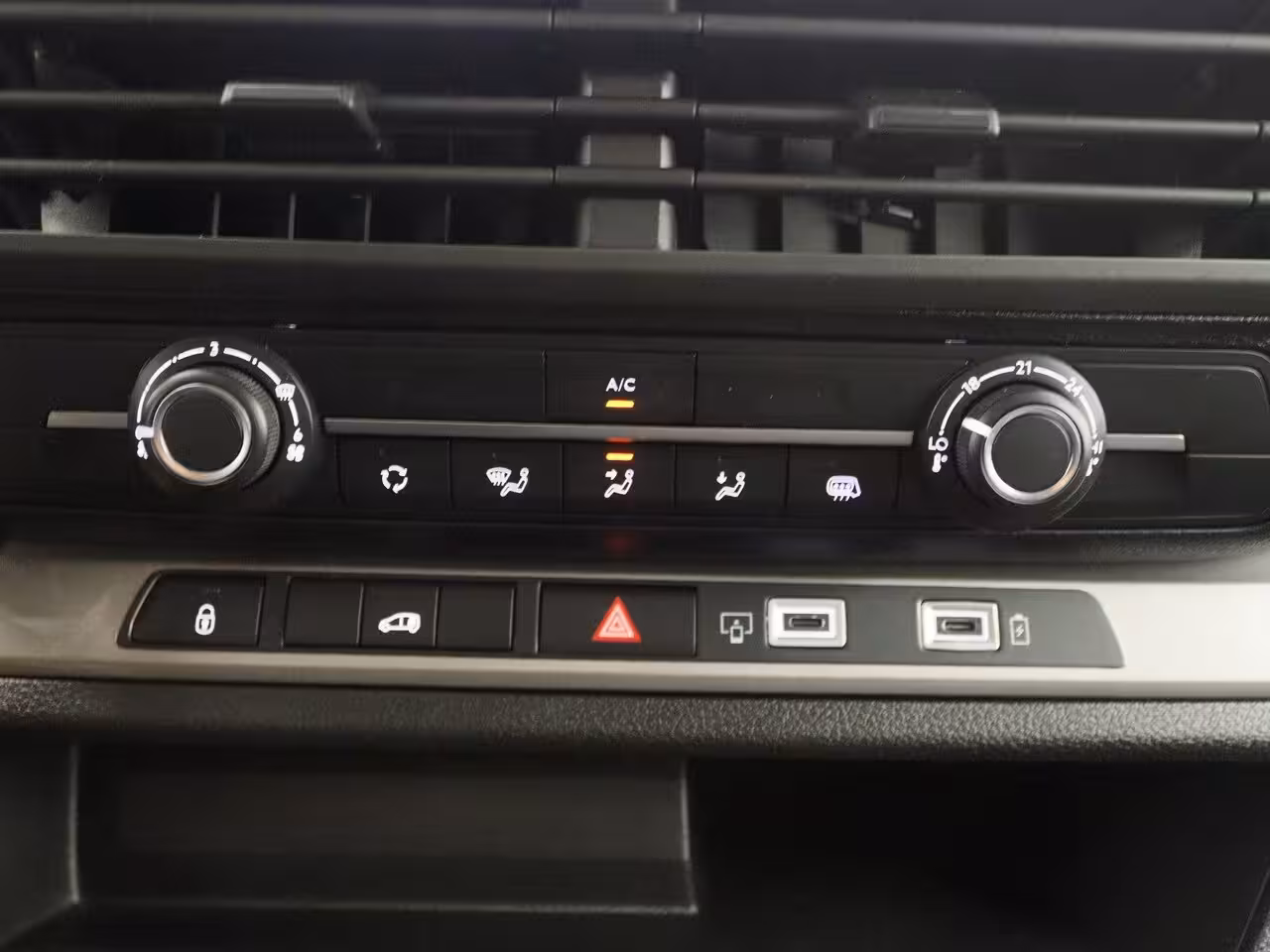 Fiat Scudo 2.0 Diesel 145 S&S L3 145 PK | Navi | 3 Zits | Achter Deuren | Betimmering | BPM vrij