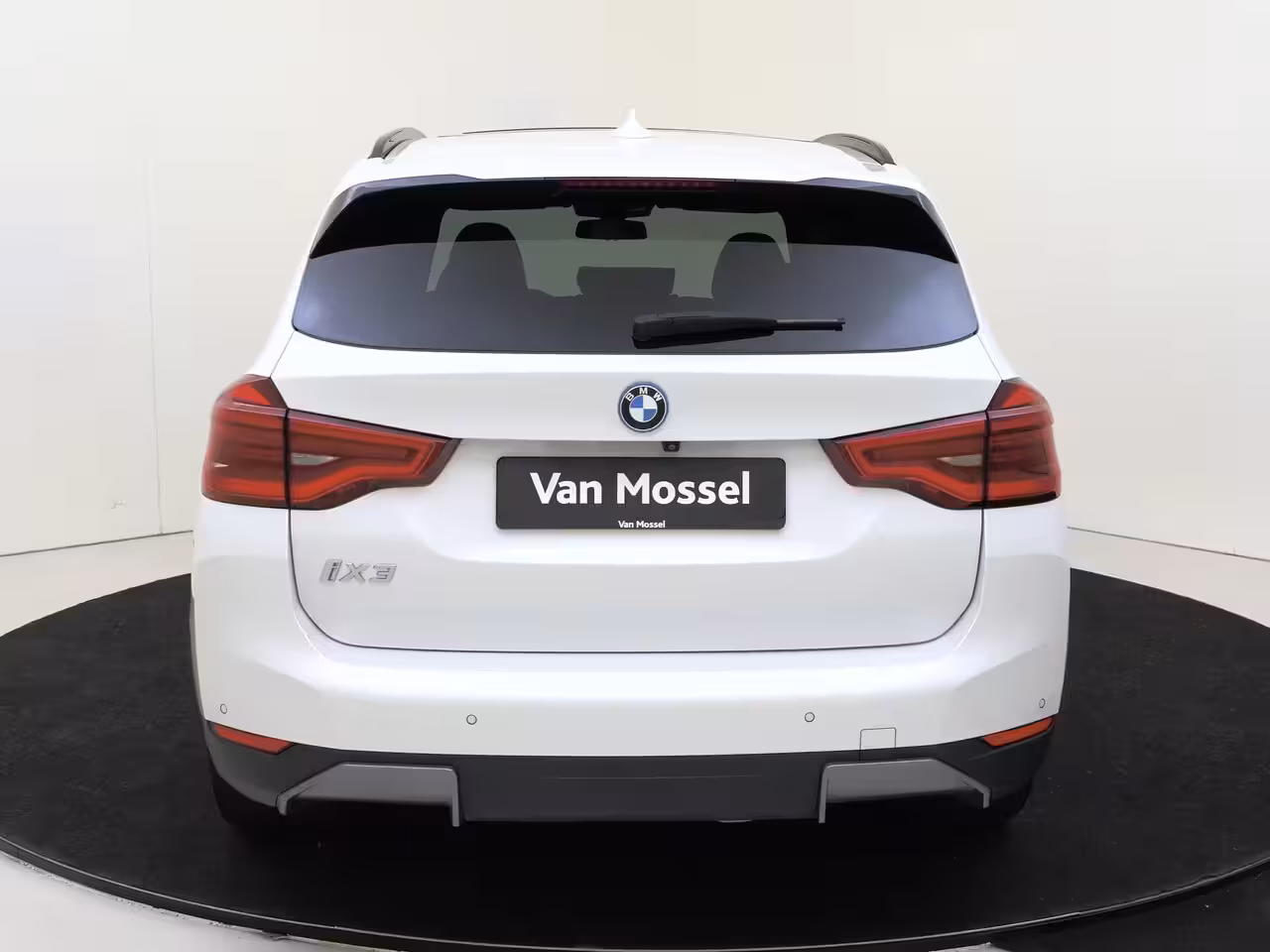 BMW iX3 High Executive 80 kWh | Shadow line pack | Trekhaak | Panoramadak | Apple carplay | Stoelv