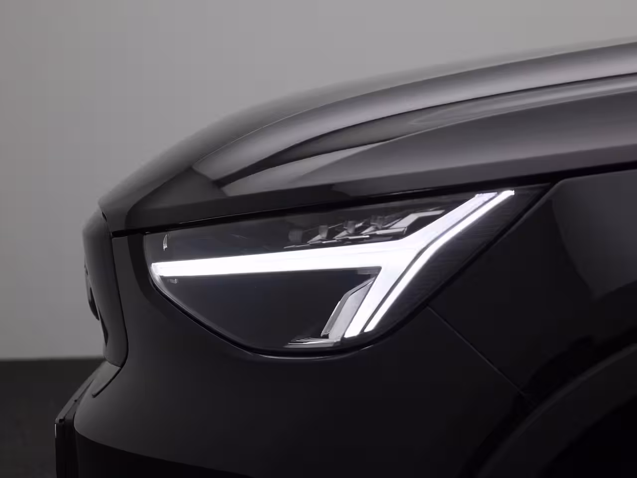 Volvo XC40 Recharge Core | Cruise Control | Achteruitrijcamera | Virtual Cockpit | Climate Control |