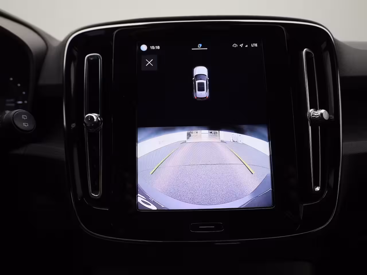 Volvo XC40 Recharge Core | Cruise Control | Achteruitrijcamera | Virtual Cockpit | Climate Control |