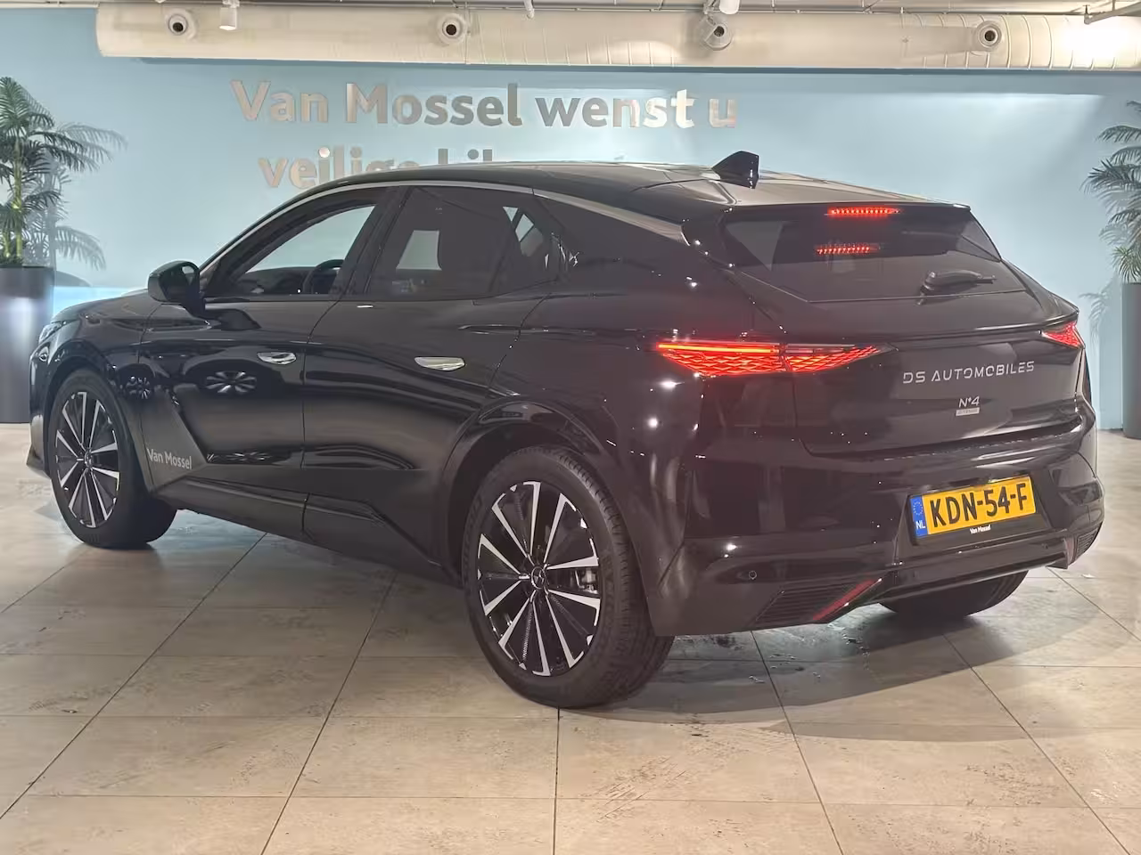 DS No 4 E-Tense Etoile 58.3 kWh | DEMO | Electrische stoelen | Head up Display| Alcantara | 360 Vi