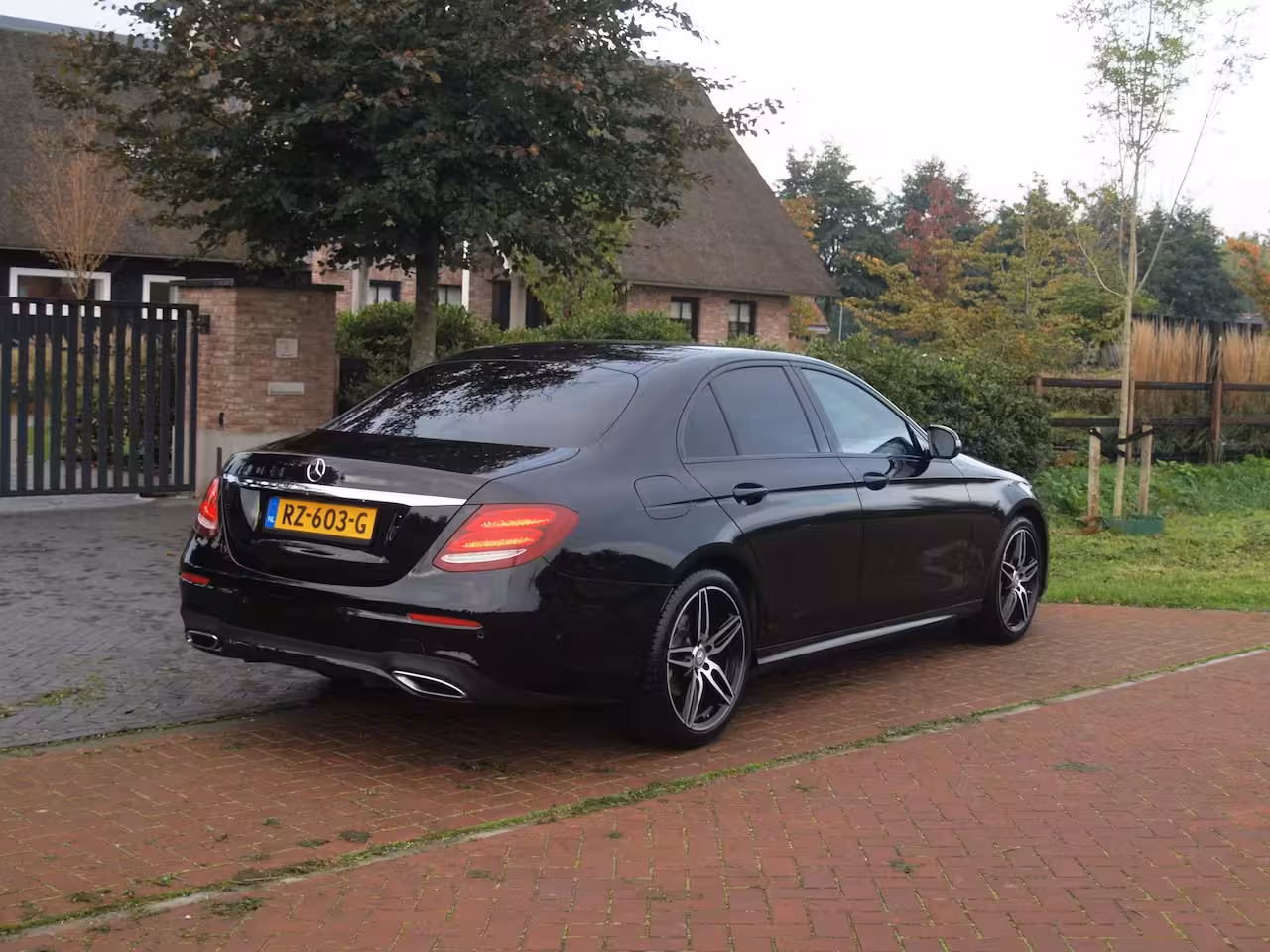 Mercedes-Benz E-klasse 200 Prestige Plus AMG | Widescreen Display | AMG-Pakket | Burmester | Sfeerverlichting | C