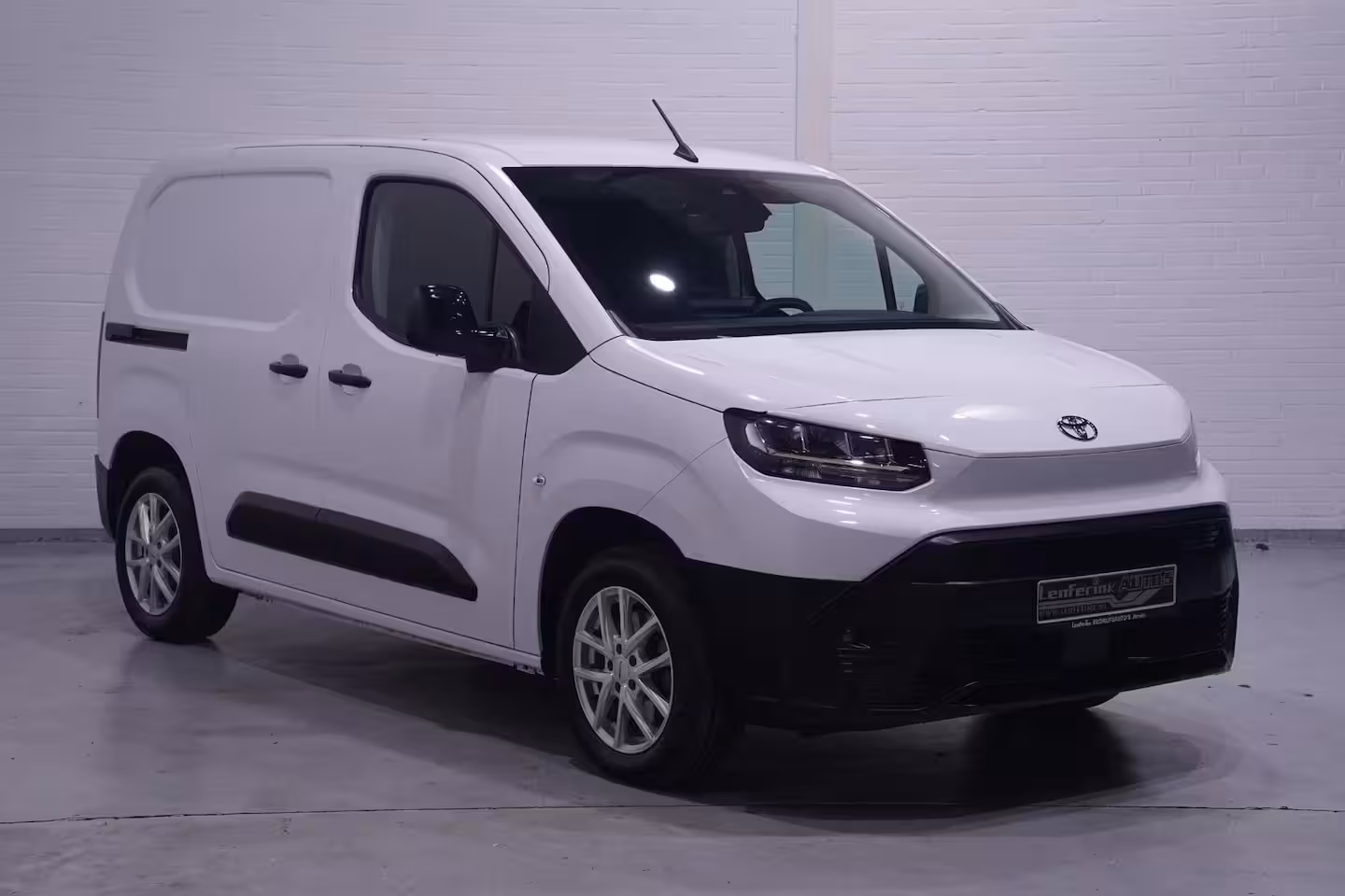 Toyota ProAce City 1.5 D-4D 130 pk L1 Navigator Navi, Camera, Apple Carplay, Cruise Control, Laadruimte Pakke