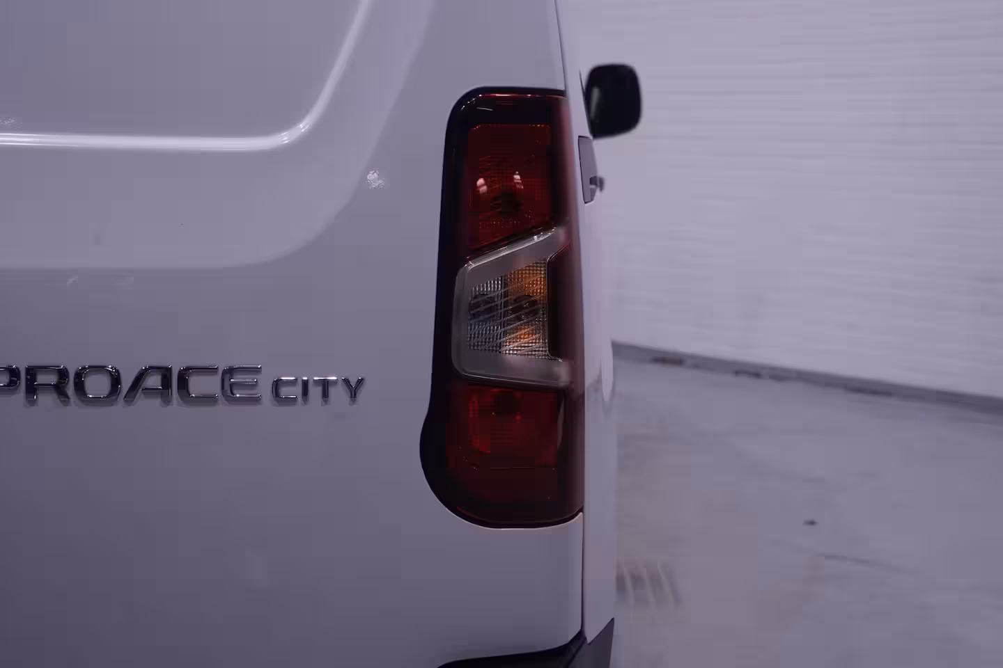 Toyota ProAce City 1.5 D-4D 130 pk L1 Navigator Navi, Camera, Apple Carplay, Cruise Control, Laadruimte Pakke