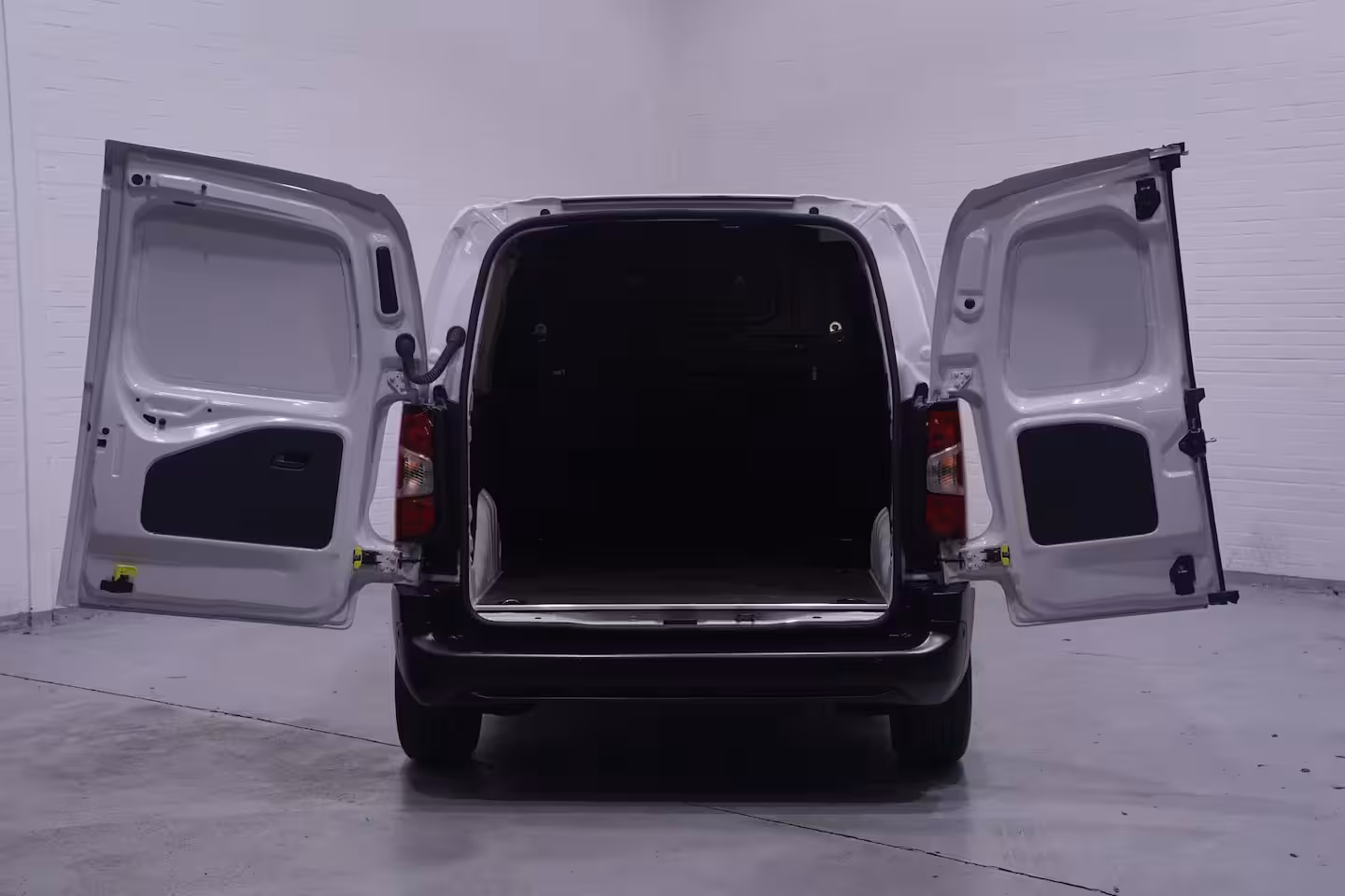 Toyota ProAce City 1.5 D-4D 130 pk L1 Navigator Navi, Camera, Apple Carplay, Cruise Control, Laadruimte Pakke