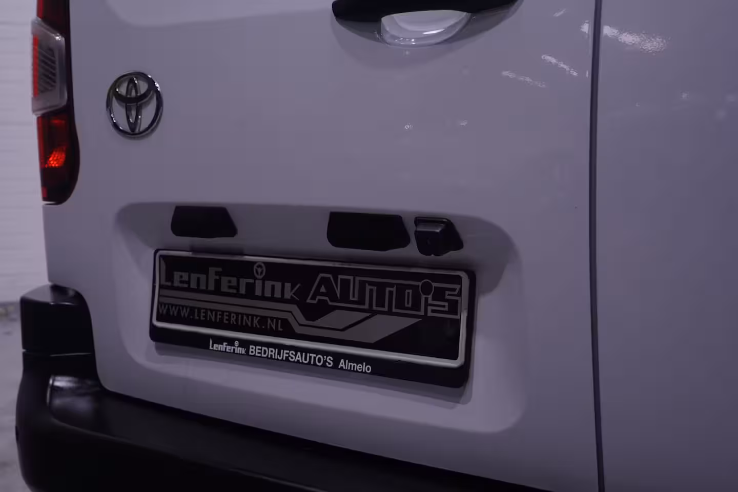 Toyota ProAce City 1.5 D-4D 130 pk L1 Navigator Navi, Camera, Apple Carplay, Cruise Control, Laadruimte Pakke