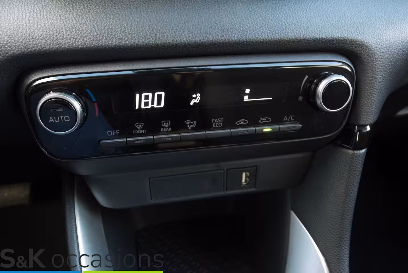 Toyota Yaris 1.5 Hybrid 10j Garantie Dynamic Navi LED Keyless
