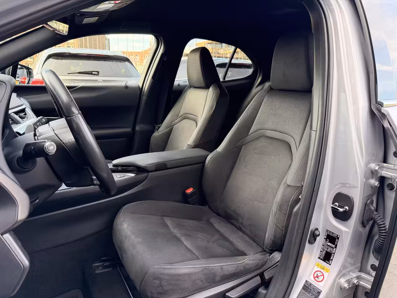 Lexus UX 250h AWD Executive Line | Adaptieve Cruise Control | Verwarmde voorstoelen | Alcantara Bek