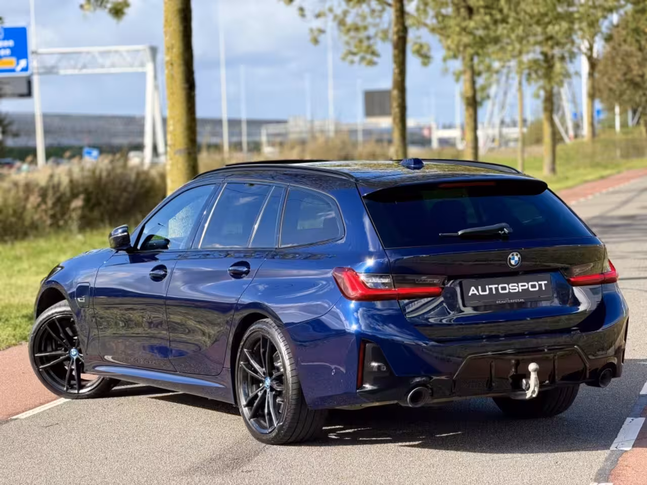 BMW 3-serie Touring 320e M-Sport Pano Laser ACC Trekhaak