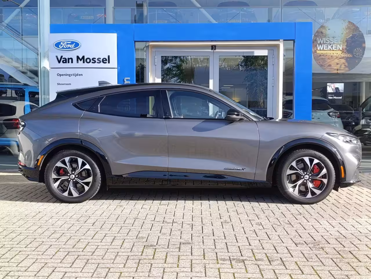 Ford Mustang Mach-E Extended AWD 98 kWh | Adaptieve Cruise | Elek. stoel | Memory | Camera | PDC V+A | 19" LMV