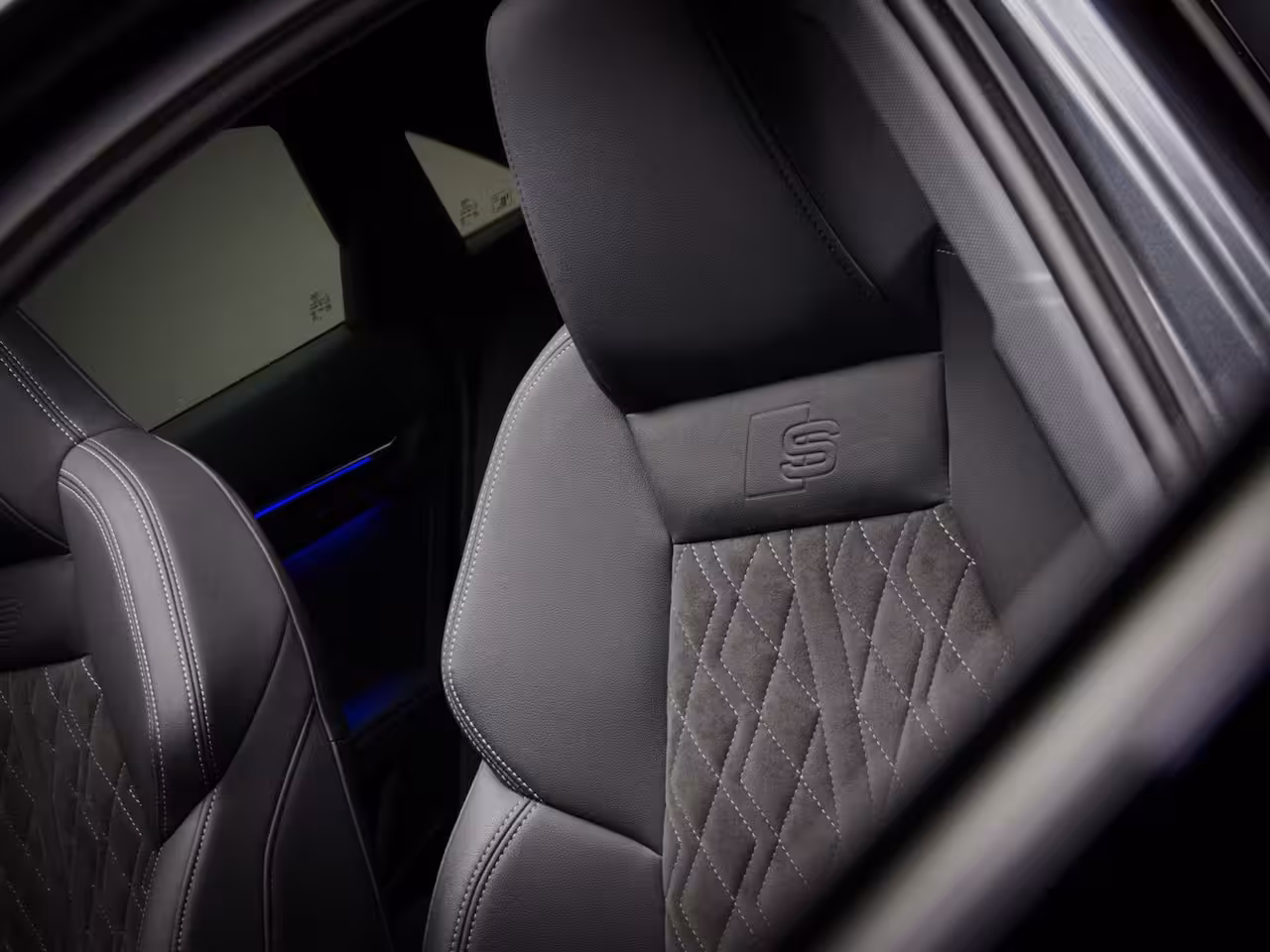 Audi A3 Limousine 35 TFSI Edition One (RS-STOELEN, ADAPTIVE CRUISE, PANO, APPLE CARPLAY/ANDROID AUTO, STOELV