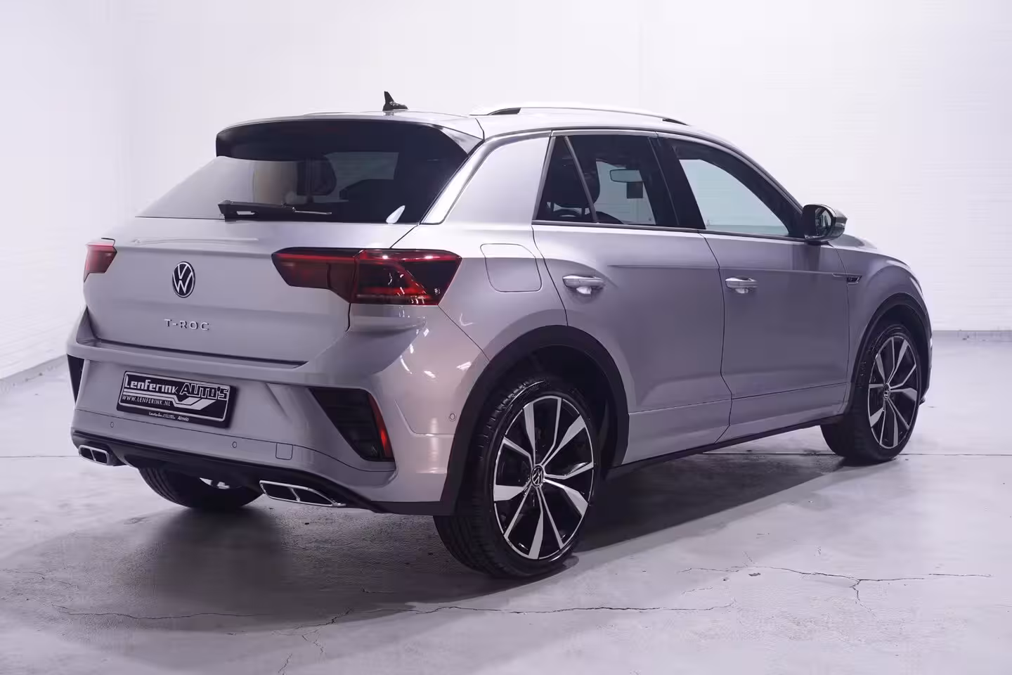 Volkswagen T-Roc 1.5 TSI 150 pk Aut. R Line Ext/Int. Matrix LED Dodehoek Assist, Elek. Achterklep, 19" LMV,